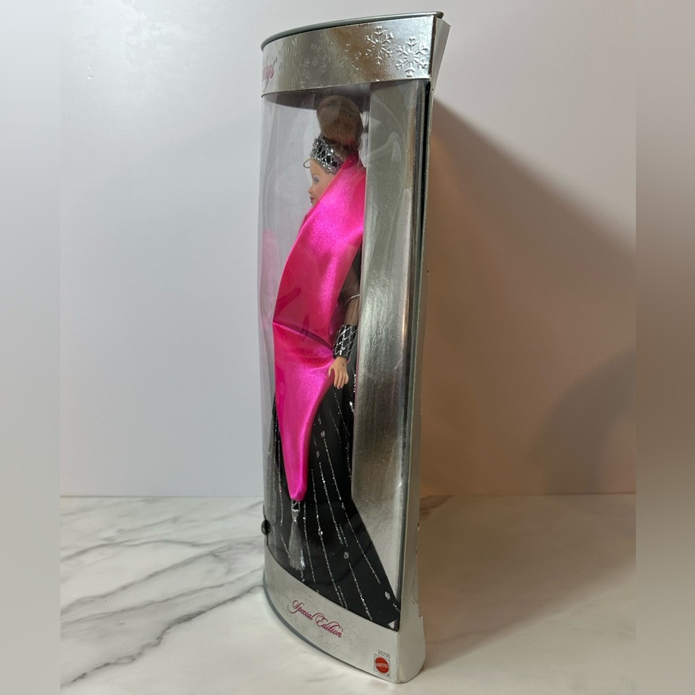 NIB 1998 Barbie Happy Holidays by Mattel 20200 - Picture 2 of 6